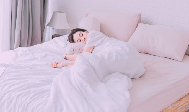 女生睡前变美方法 睡前做好这件事帮助你变美