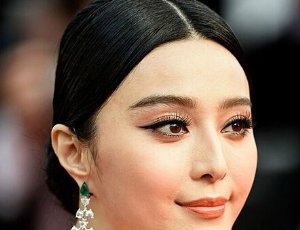 【图】外媒镜头下女星真实肌肤状态 没有了ps原来是这样！