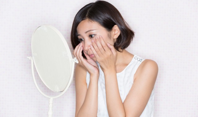 怎么画眼妆遮眼袋 画眼妆的方法