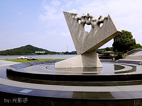 月湖雕塑公园(Shanghai Sculpture Park)