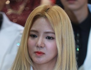 【图】少女时代现场照妆容暴缺点 大写油脸加僵硬