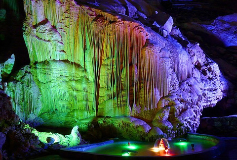石花洞(Shihua Cave)