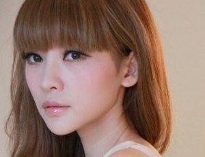 【图】柳岩深夜发写真获赞 经典大眼妆怎么画