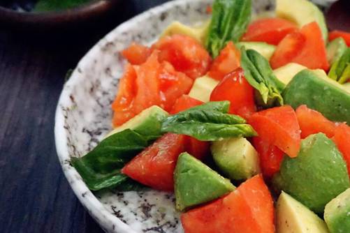 番茄生吃还是熟吃营养高，听听营养专家的建议