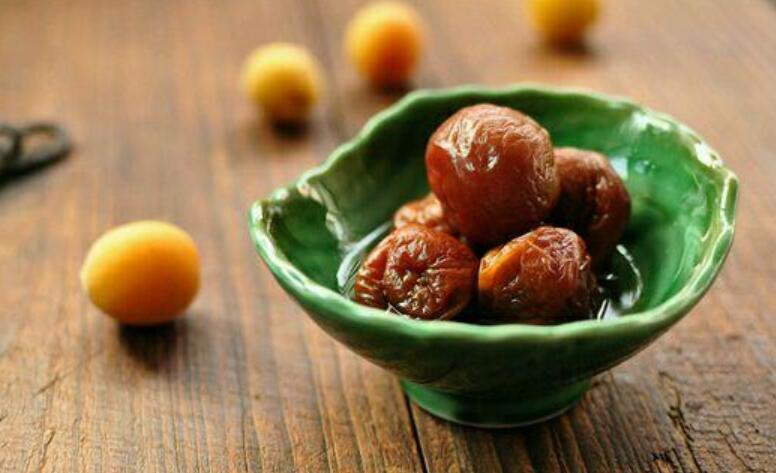 梅子做法，梅子最简单的几种做法，酸甜开胃