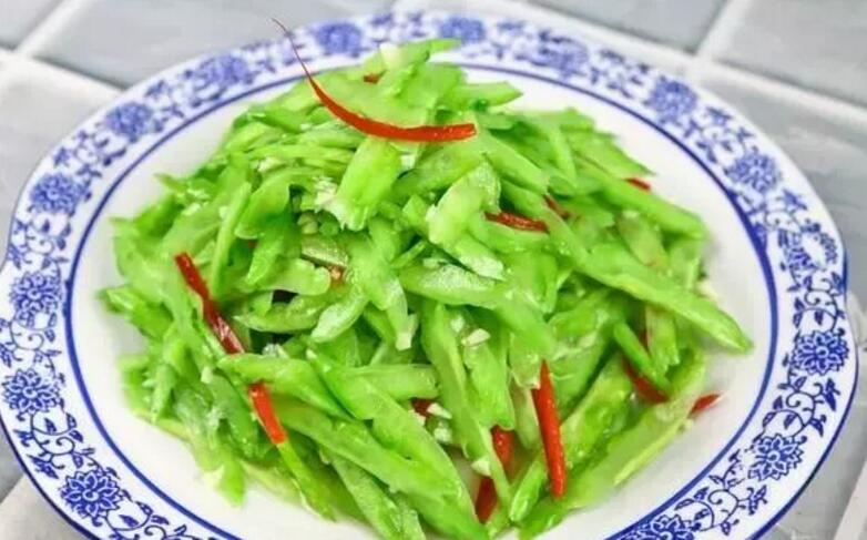 凉拌苦瓜的做法，好吃不苦有诀窍试试这样做凉拌苦瓜