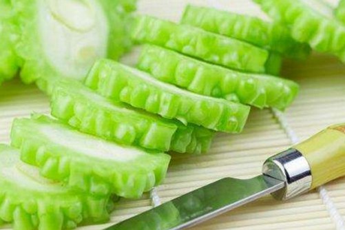 苦瓜的功效与作用 试试这个六种吃法清热解毒，美容养颜