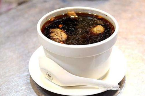 何首乌能泡水吗？何首乌泡水是强筋乌发、延缓衰老的佳品